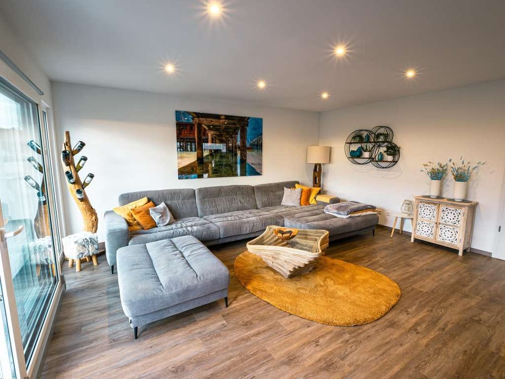 Immobilie in Schmalenberg - Moderne Stadtvilla (Bj. 2020) | A+ | PV & Speicher | Sauna | Waldblick | sofort bezugsfrei - Bild 2