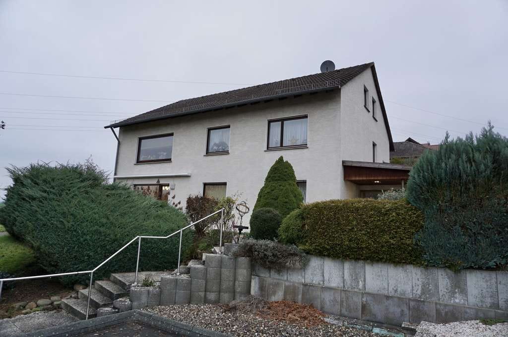 Immobilie in Guxhagen - Attraktives Zweifamilienhaus in ruhiger, naturnaher Lage. Keine Käuferprovision! - Bild 2