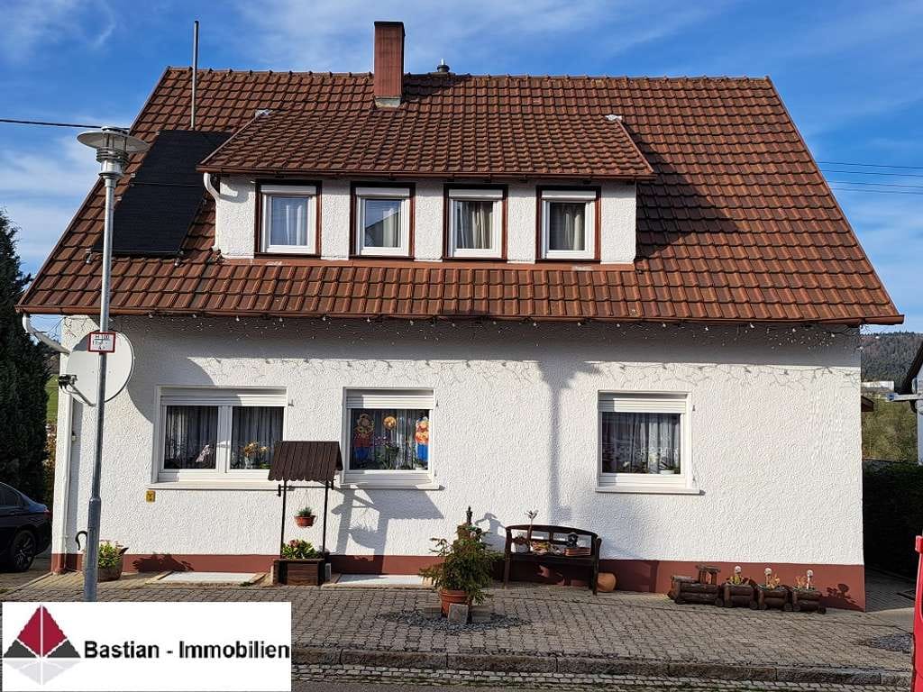 Immobilie in Gosheim - Ruhige Lage & viel Platz!! gepflegtes 1-2 FH, großer schöner Garten, 78559 Gosheim, wartet auf Sie - Bild 1