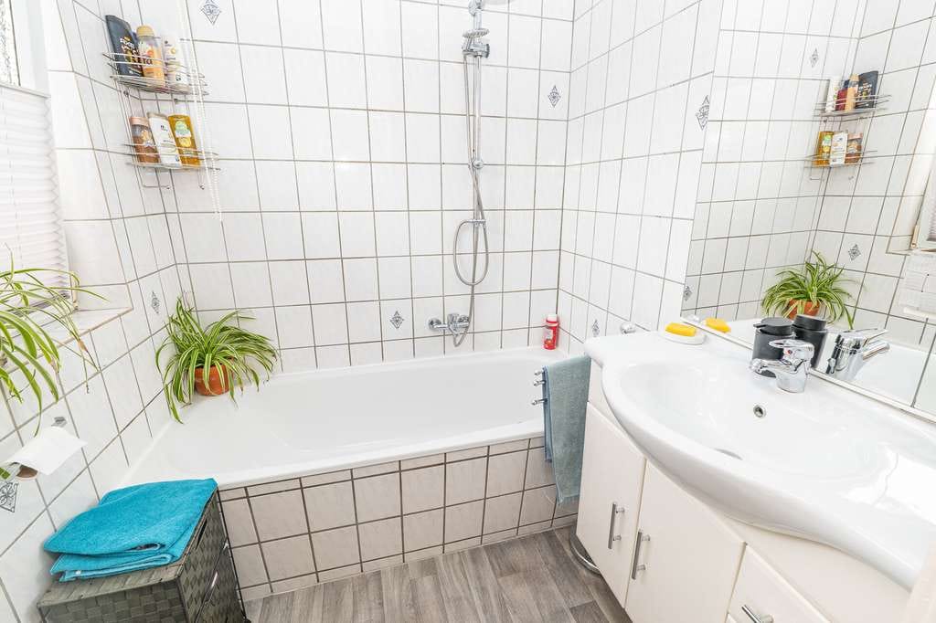 Immobilie in Himmelpforten - Gemütliches Wohnen in attraktiver Siedlungslage mit Garten und Carport - Bild 5