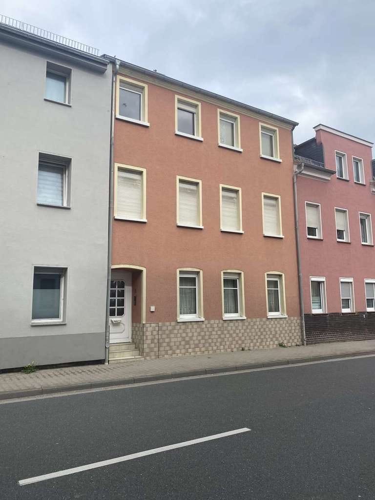 Immobilie in Groitzsch - Tolles Stadthaus mit Garage und Zufahrt - auch Generationswohnen möglich - in Groitzsch zu verkaufen - Bild 0