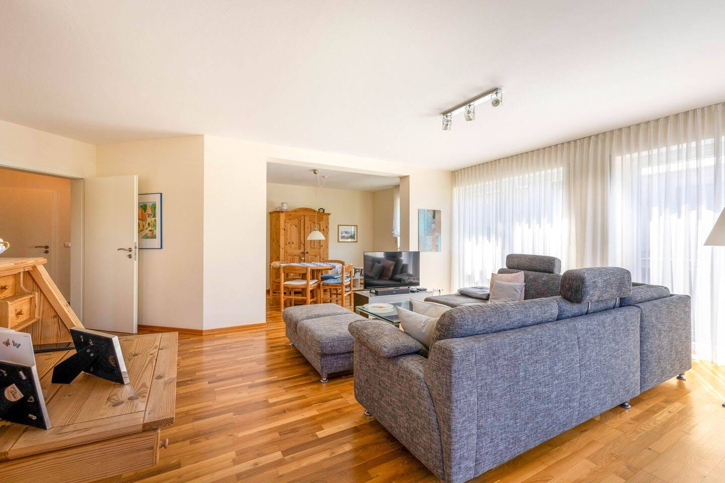 Immobilie in Kenn - Kenn: Attraktive 3 ZKB-Wohnung mit ca. 100 m² WFL, Balkon und Garage in begehrter Lage - Bild 2