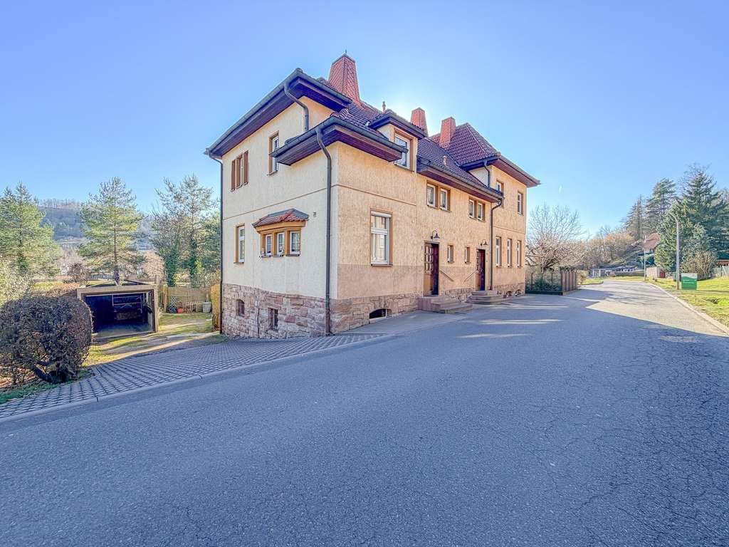 Immobilie in Schmalkalden - Großzügiges modernisiertes Zweifamilienhaus mit vielen Möglichkeiten und sonnigem Garten - Bild 0