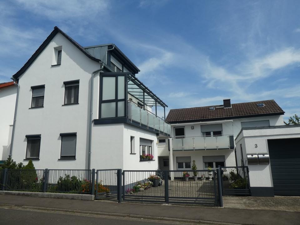 Immobilie in Wölfersheim - Zwei modernisierte Häuser mit vielfältigen Nutzungsmöglichkeiten in Wölfersheim! - Bild 0