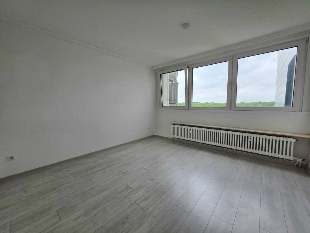 Immobilie in Kaarst - ++ 5 Zimmer, Balkon, Aufzug – 110 m² Wohnkomfort mit grünem Ausblick ++ - Bild 4