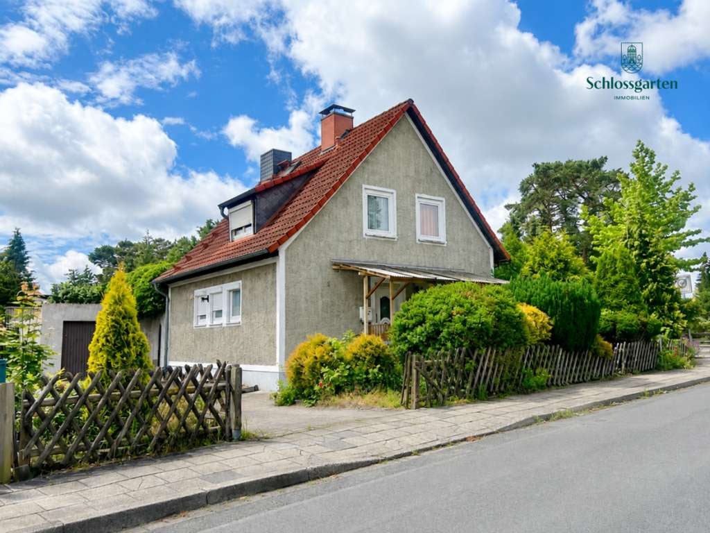 Immobilie in Hambühren - Freistehendes Einfamilienhaus mit großem Grundstück in ruhiger Lage von 29313 Hambühren - Bild 0