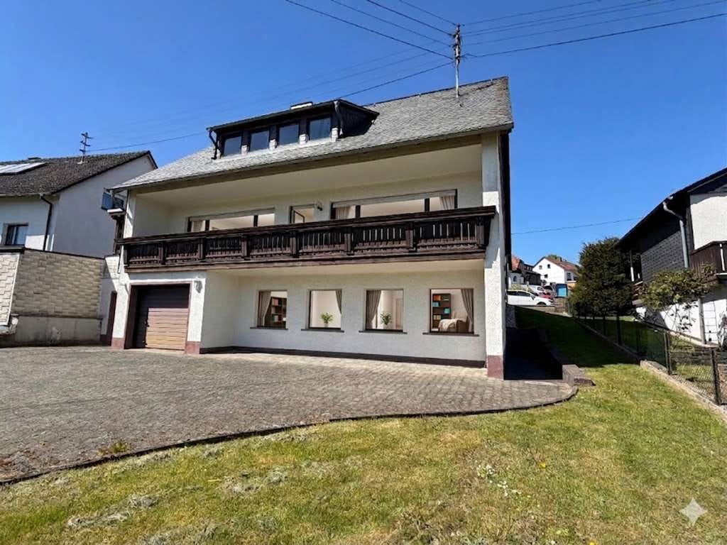 Immobilie in Hardt - Großzügiges Ein-/ Zweifamilienhaus mit großem, sonnigen Grundstück und zwei Garagen! - Bild 4