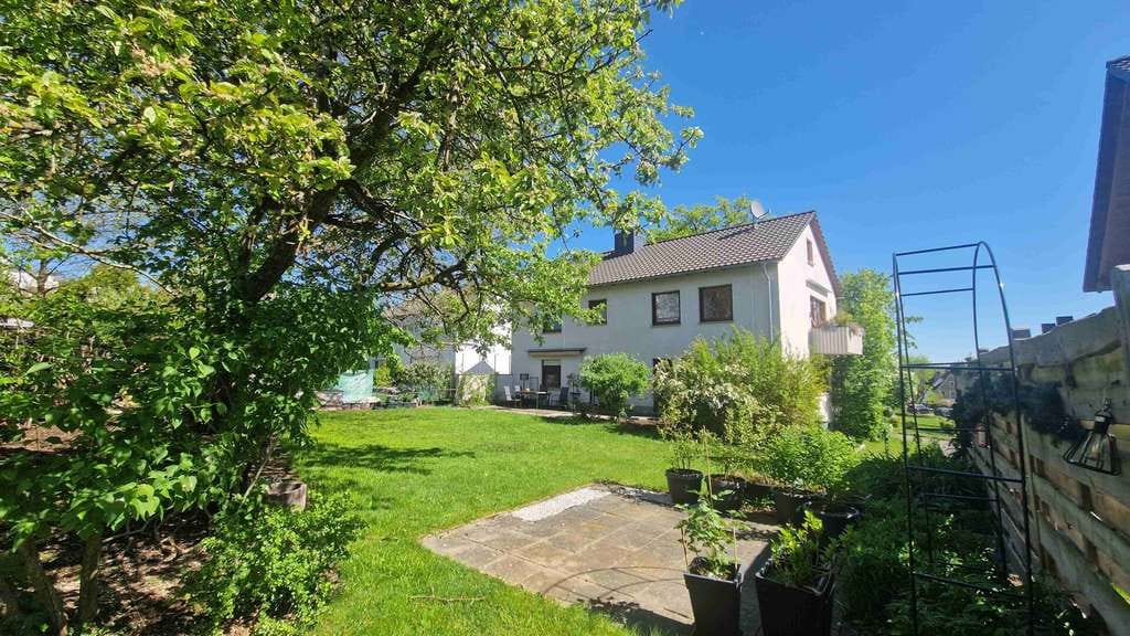 Immobilie in Höxter - Attraktives Mehrfamilienhaus – ideale Kapitalanlage oder Mehrgenerationenwohnen - Bild 1