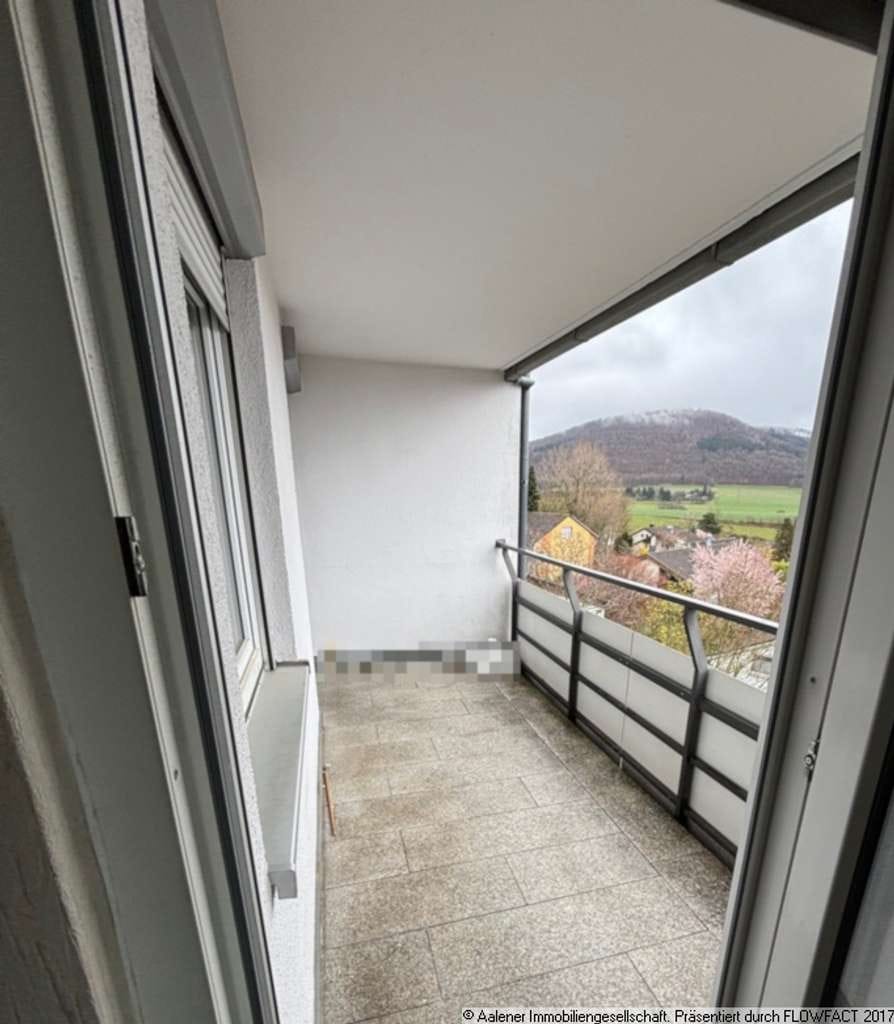 Immobilie in Aalen - Geräumige 3-Zimmer-Wohnung mit Loggia in Aalen-Grauleshof - Bild 2