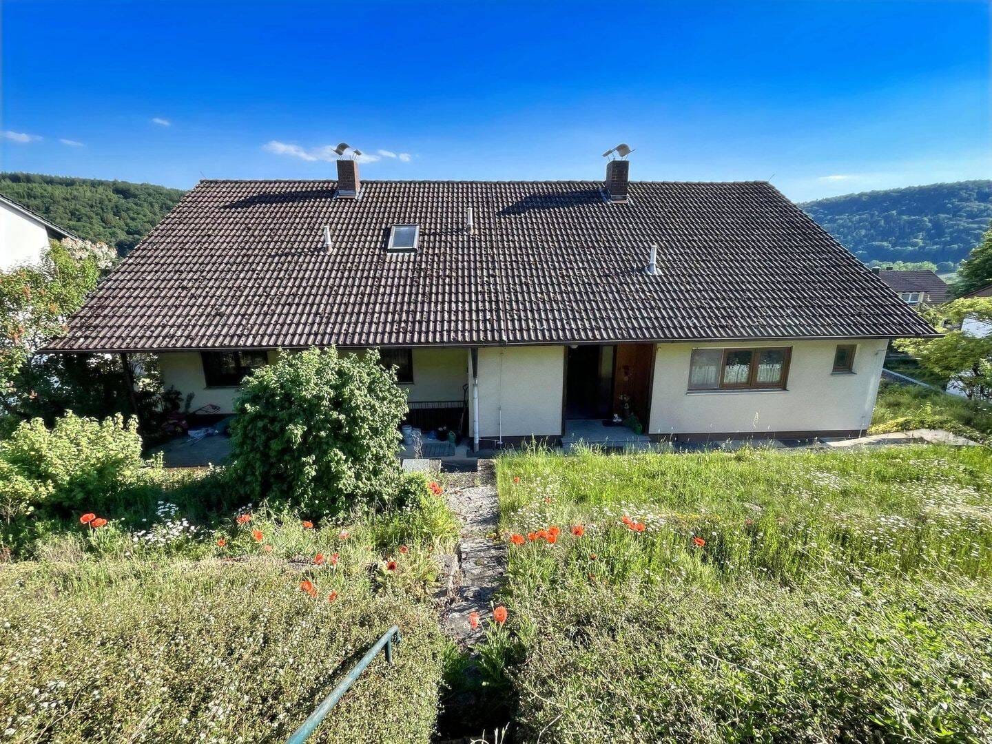 Immobilie in Greding - Großzügiges Einfamilienhaus mit Einliegerwohnung in Greding - Bild 2