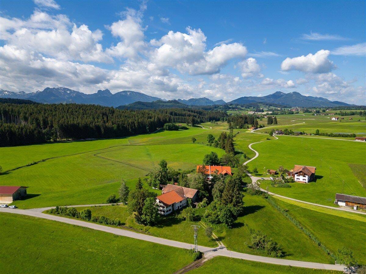 Immobilie in Seeg - Ihr Bauernhaustraum auf dem Land - Authentisch & idyllisch - Bild 1