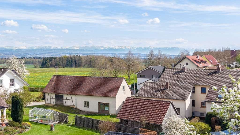 Immobilie in Horgenzell - Eindrucksvolle Höhenlage mit Alpenblick!
- Doppelhaushälfte mit Baugrundstück bei Horgenzell - Bild 3