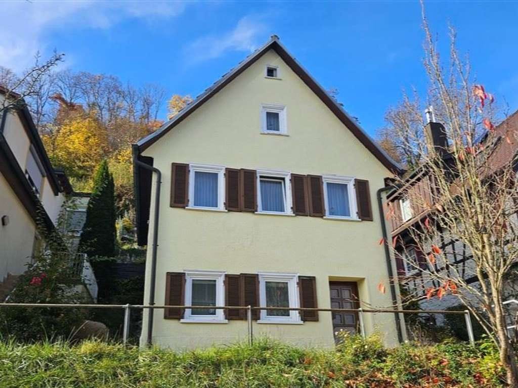 Immobilie in Heidenheim an der Brenz - Kleines Haus im Flügel mit schönem Garten und Denkmalschutz - Bild 0