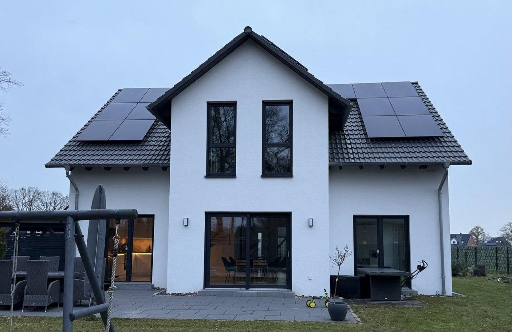 Immobilie in Klein Offenseth-Sparrieshoop - Ihr neues Zuhause: Modernes Einfamilienhaus mit smarter Technologie und grüner Idylle - Bild 2