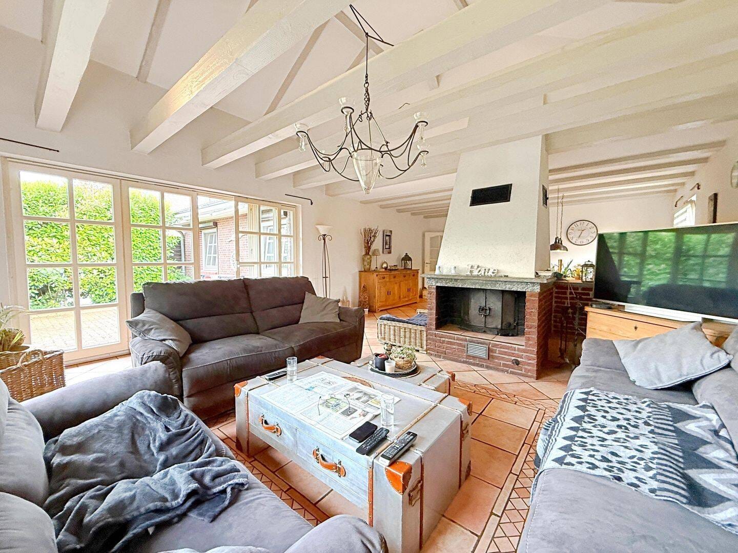 Immobilie in Borstel-Hohenraden - Großer Winkelbungalow mit Vollkeller - Bild 1