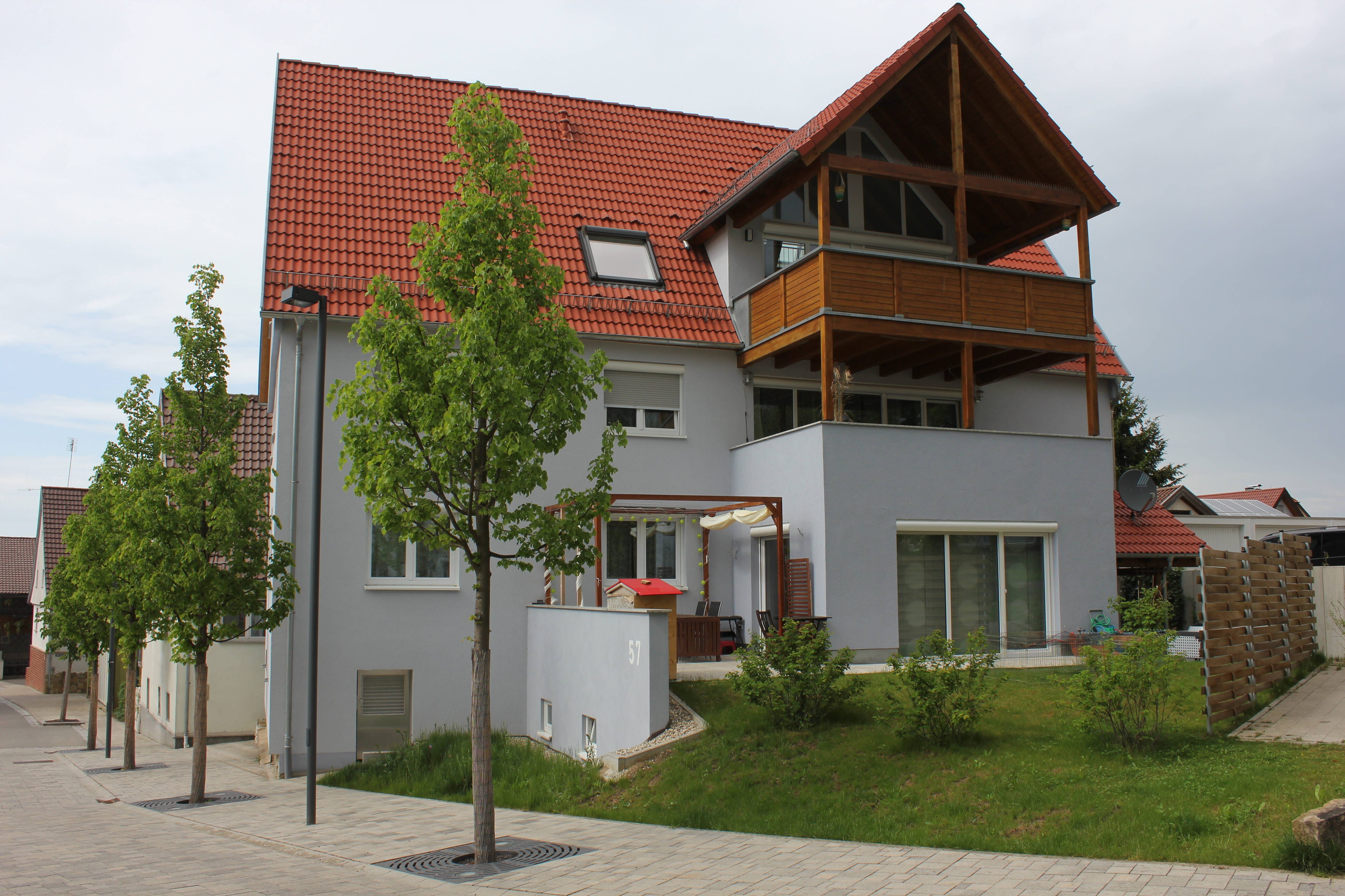 Immobilie in Neckarwestheim - Traumhafte Maisonette-WHG, 137 m² Wfl., Top-Ausstattung, EBK, Südbalkon, Garage, attraktive Lage! - Bild 0