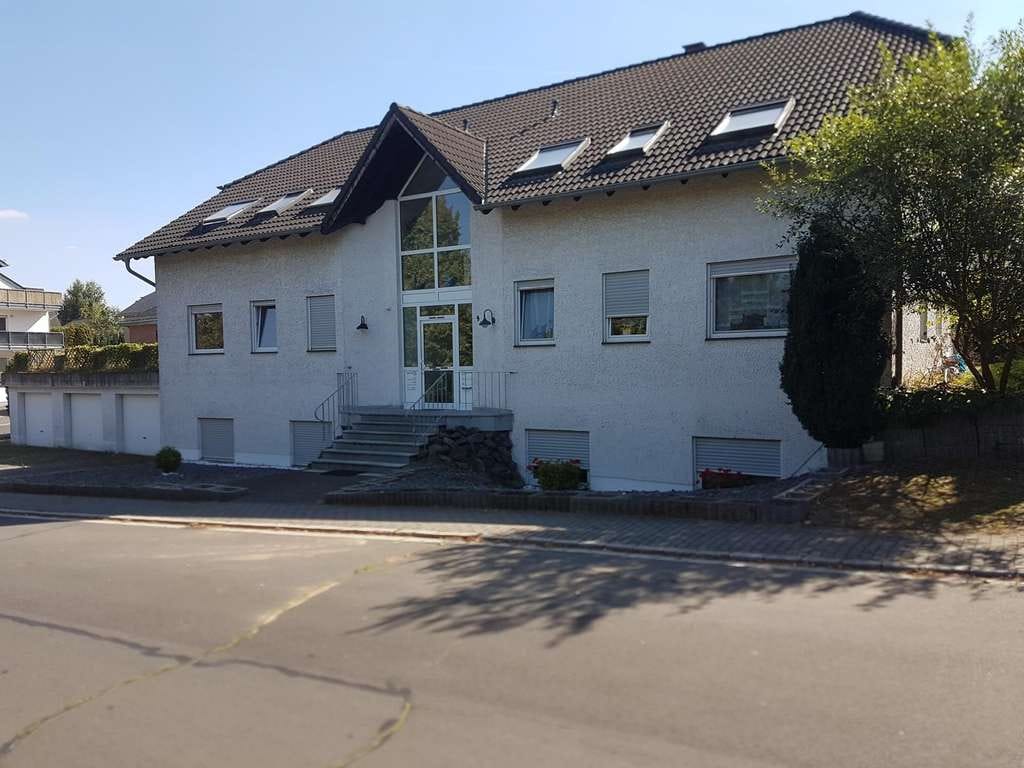 Immobilie in Ettringen - Mehrfamilienhaus mit 6 Wohneinheiten in Ettringen - voll vermietet „provisionsfrei“   - Bild 0