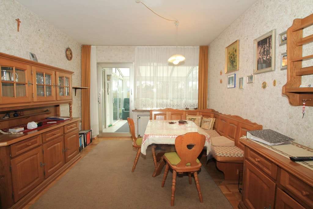 Immobilie in Ichenhausen - Solides Dreifamilienhaus zur Anlage oder Mehrgenerationennutzung - Bild 4