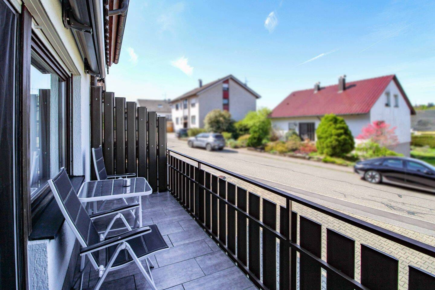 Immobilie in Tiefenbronn - Sonnenenergie trifft Wohnqualität - Stilvolles Reihenhaus mit Ausbaupotenzial und Charme - Bild 4