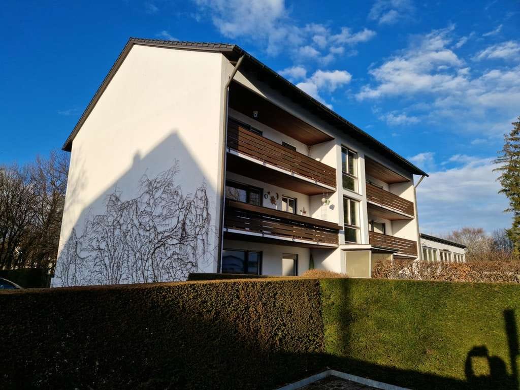 Immobilie in Baierbrunn - Toll geschnittene 3-Zimmer-Wohnung im schönen Baierbrunn am Isarhochufer ! - Bild 1