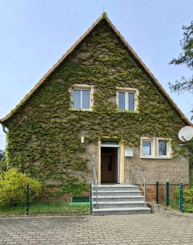 Immobilie in Viereck - Einfamilienhaus / ehemaliges Praxisgebäude in ruhiger Lage - Bild 1