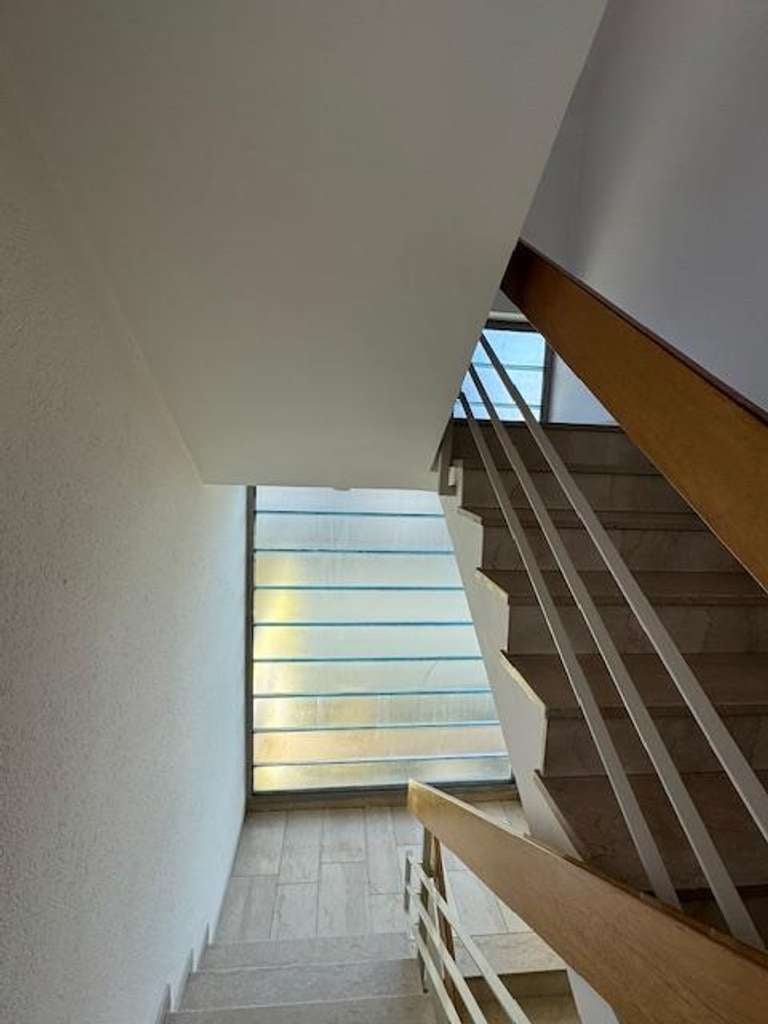 Immobilie in Benningen am Neckar - Gepflegtes 3-Familienhaus, Garage, Freisitz
 - Bild 0