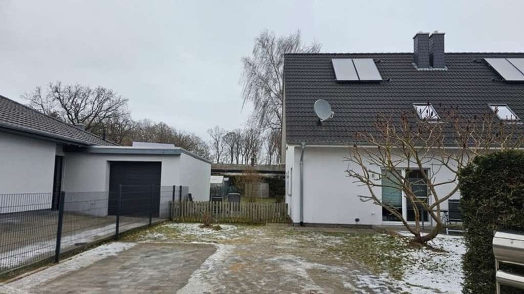 Immobilie in Klausdorf - Ihr Familienglück in Wassernähe - Bild 1
