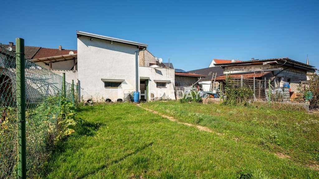 Immobilie in Philippsburg - Zwei Wohneinheiten, ein Zuhause: charmantes Reihenhaus mit Anbau und vielseitigem Platzangebot in P - Bild 4