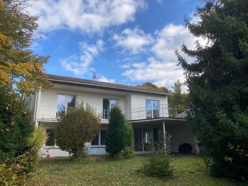 Immobilie in Baienfurt - Großzügiges Einfamilienhaus in begehrter Halbhöhenlage mit traumhaftem Garten - Bild 1
