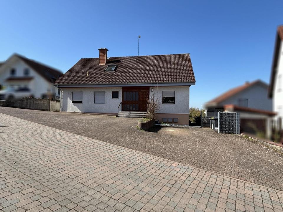 Immobilie in Uelversheim - 3-Familienhaus mit Charme: Solide Mieteinnahmen & freie Dachwohnung! - Bild 0