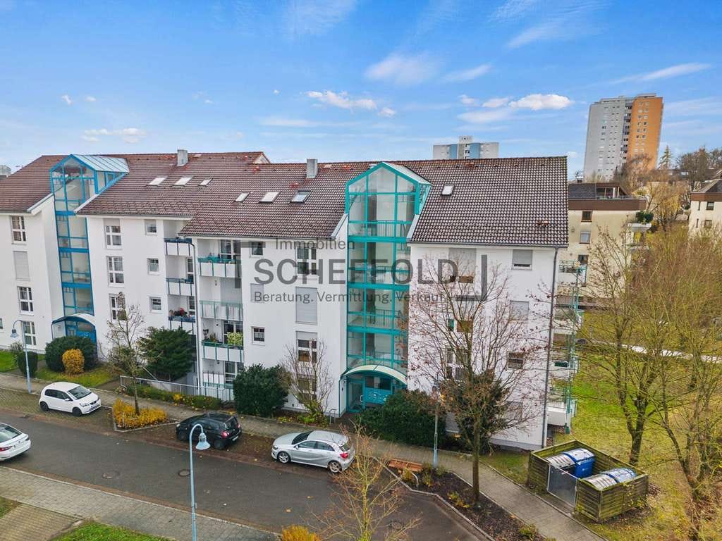 Immobilie in Laupheim - Gemütlich und einladend! Charmante 2,5 Zimmerwohnung mit Wohlfühlambiente und Loggia - Bild 1