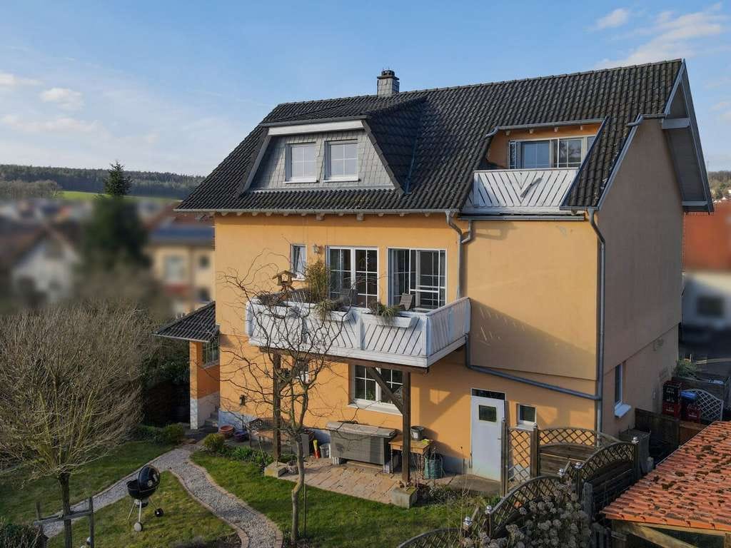 Immobilie in Petersberg - Umfassend modernisiertes Zweifamilienhaus mit Garten in Petersberg-Marbach - Bild 0