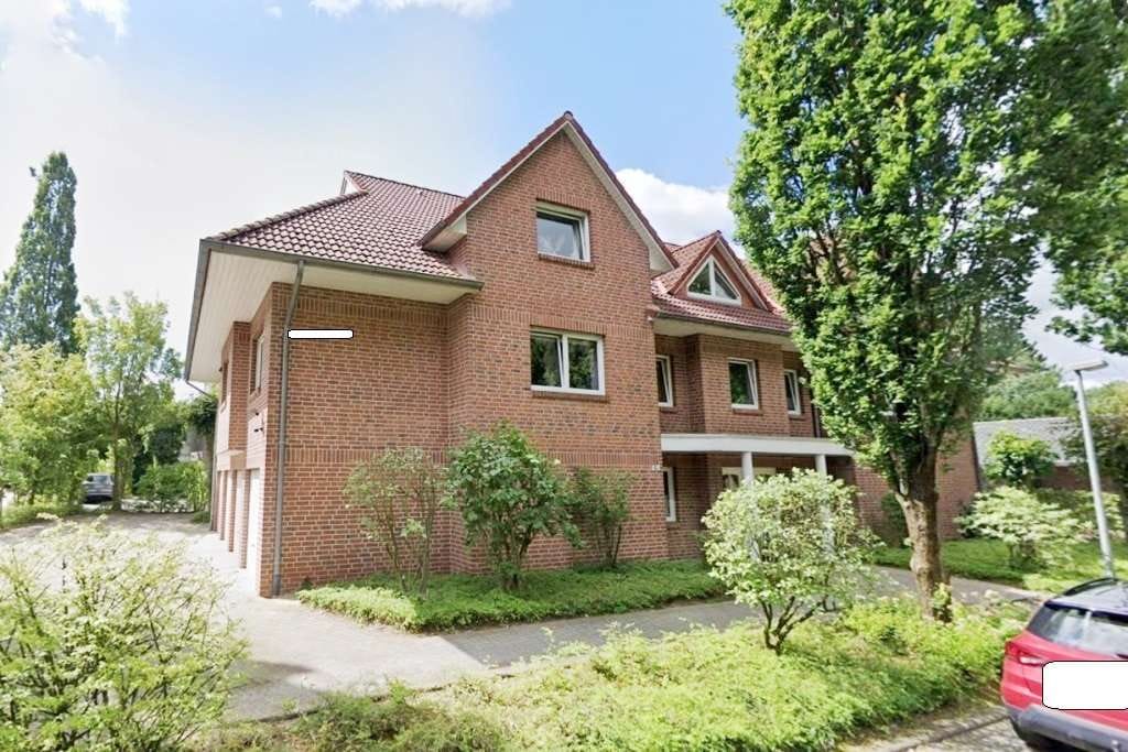 Immobilie in Cloppenburg - Topzentrale, vermietete 2 Zi.- Obergeschosswohnung mit Südbalkon, Stellplatz sowie Garage - Bild 0