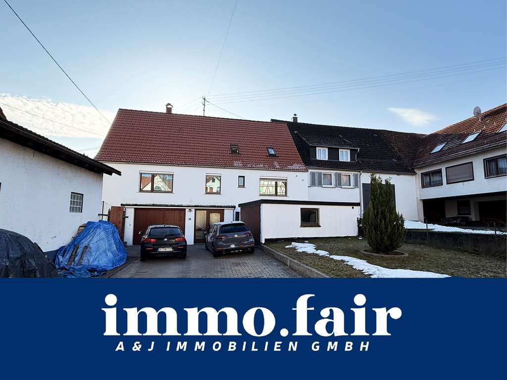 Immobilie in Grabenstetten - 🏡✨ Traumhaft saniertes Zweifamilienhaus – Perfekt für Familien 👨‍👩‍👧‍👦🌿 - Bild 0