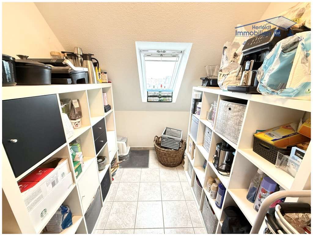 Immobilie in Klosterlechfeld - Exklusive 3,5-Zimmer-Maisonette in ruhiger Lage mit Balkon & 4 Stellplätzen - sofort bezugsfrei - Bild 3