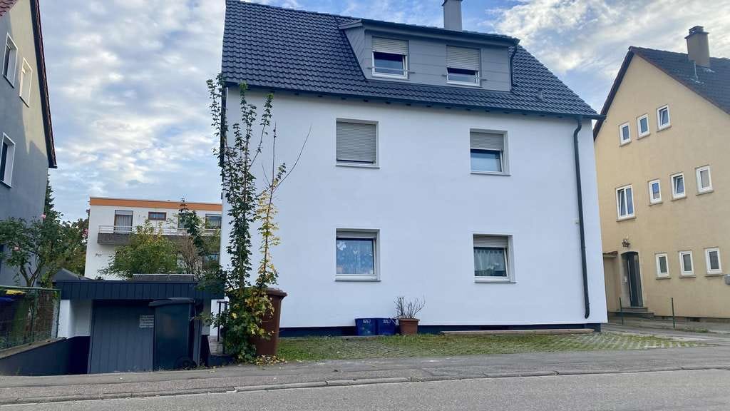 Immobilie in Kornwestheim - 3-Fam. Haus zur kapitalanlage oder Mehrgenerationenhaus in Wohngegend - Bild 1