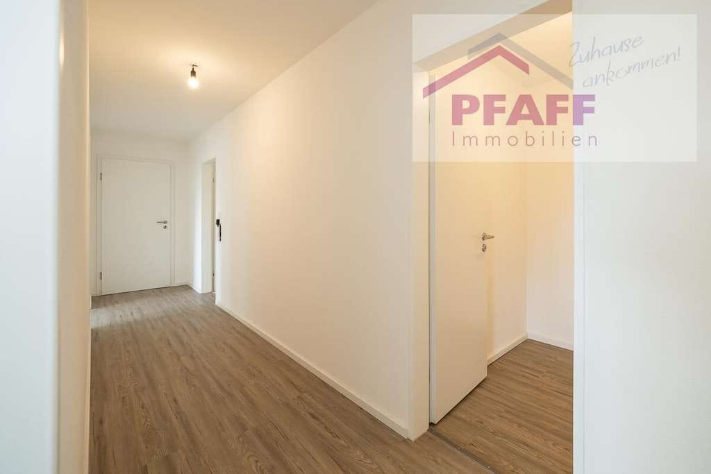 Immobilie in Gailingen am Hochrhein - Zuhause ankommen in Gailingen! Zweifamilienhaus mit schönem Garten, Garage und vielen Möglichkeiten - Bild 1