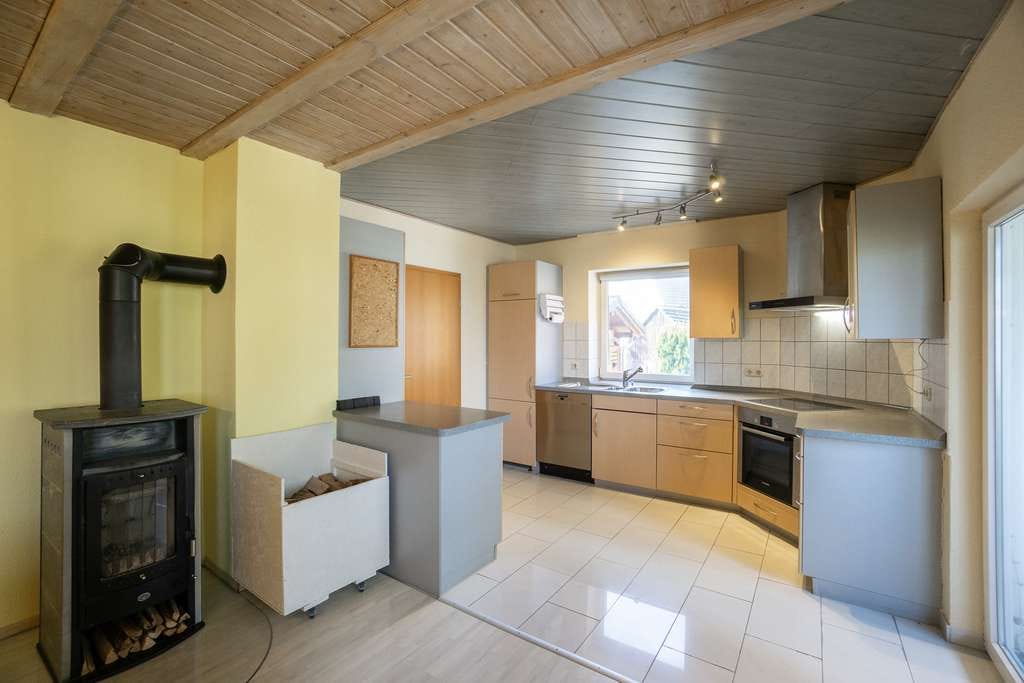 Immobilie in Inzigkofen - Modernisiertes Einfamilienhaus mit Scheune und vielseitigen Nutzungsmöglichkeiten - Bild 4