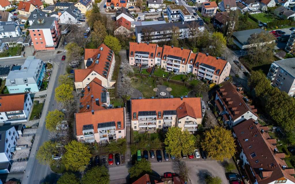 Immobilie in Karlsfeld - Charmante 3-Zimmer-Dachgeschoss-Wohnung - Bild 2