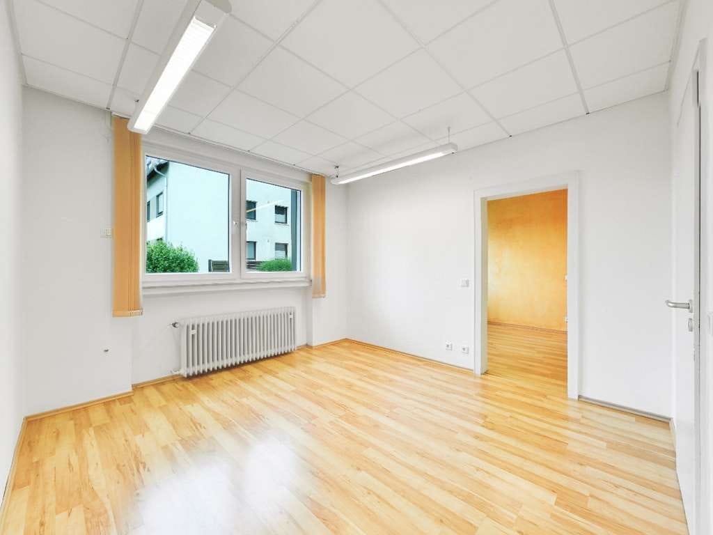 Immobilie in Leverkusen - NEU: Vermietetes 3-Familienhaus + angebauter Bungalow in attraktiver Kombination - Bild 3