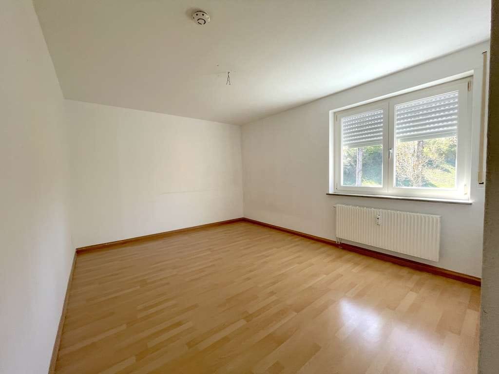 Immobilie in Kaufbeuren - Leerstehende 3-Zi-Whg. mit Balkon und TG-Stpl. | ideal für Eigennutzer und Kapitalanleger - Bild 1