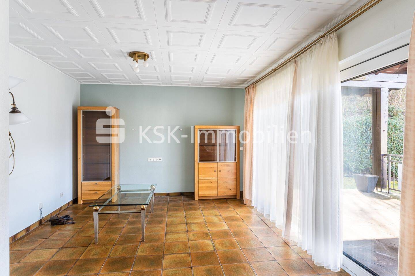 Immobilie in Morsbach - Exklusive Immobilie für die große Familie im Herzen von Morsbach mit Wellnessbereich! - Bild 3