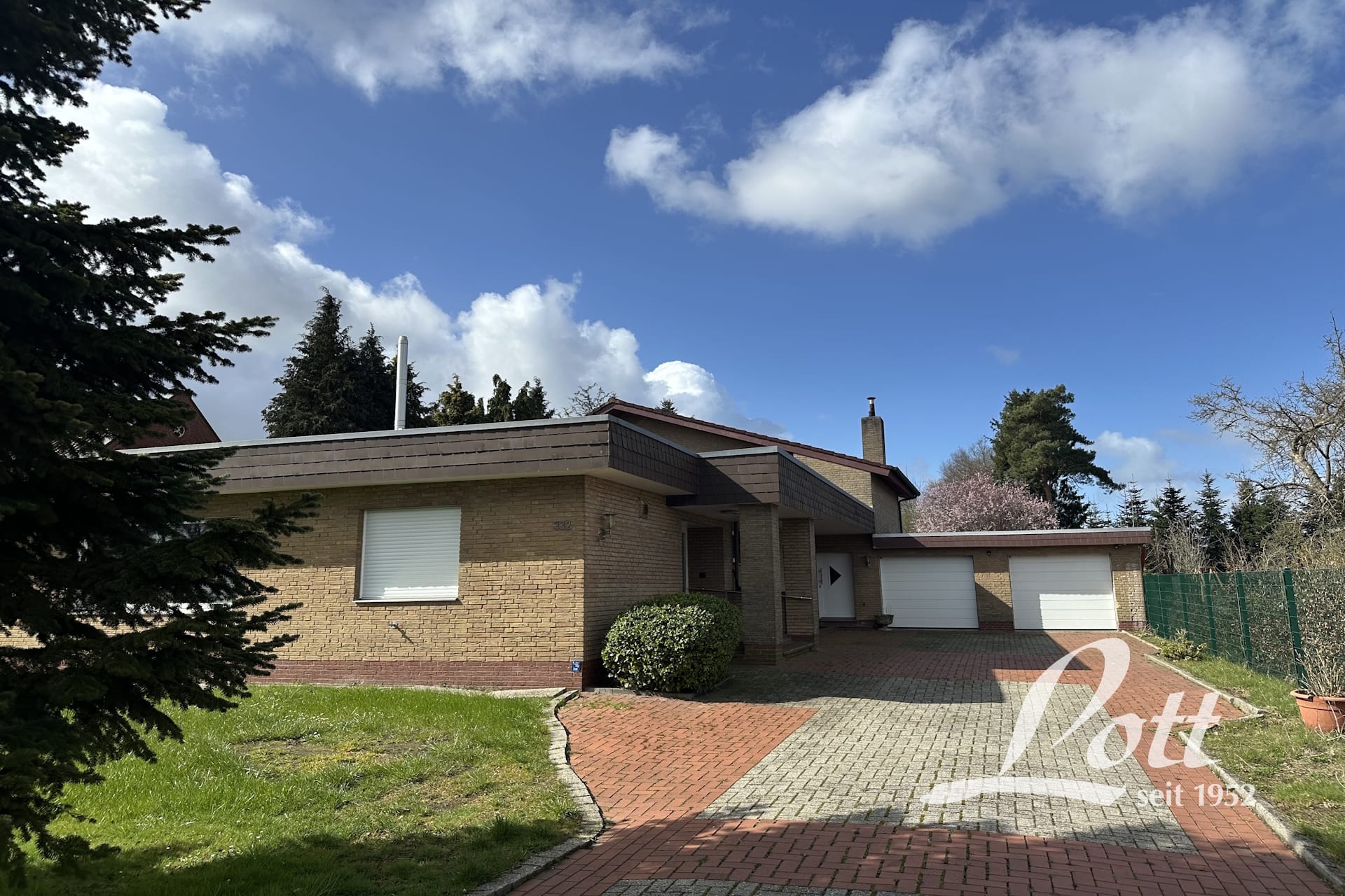 Immobilie in Rhauderfehn - +++ Energetisch sanierter Bungalow mit ebenerdigem Raumprogramm in Rhauderfehn! +++ - Bild 1