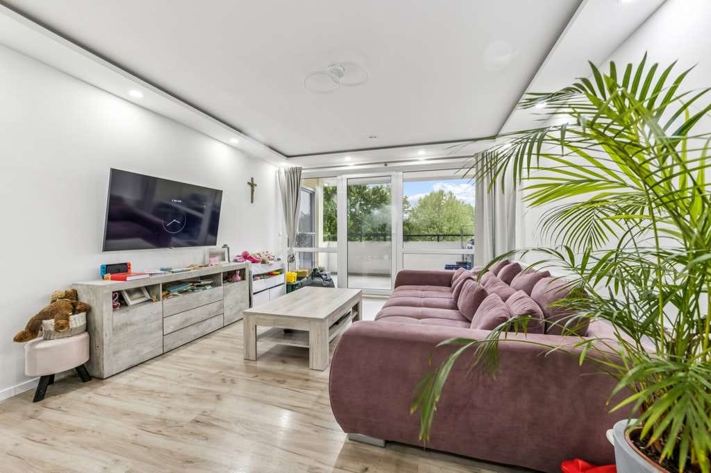 Immobilie in Hagnau am Bodensee - Seltene Chance in Meersburg!!! Komplett neu Renovierte 4,5 Zimmer Wohnung mit Stellplatz im EG! - Bild 0
