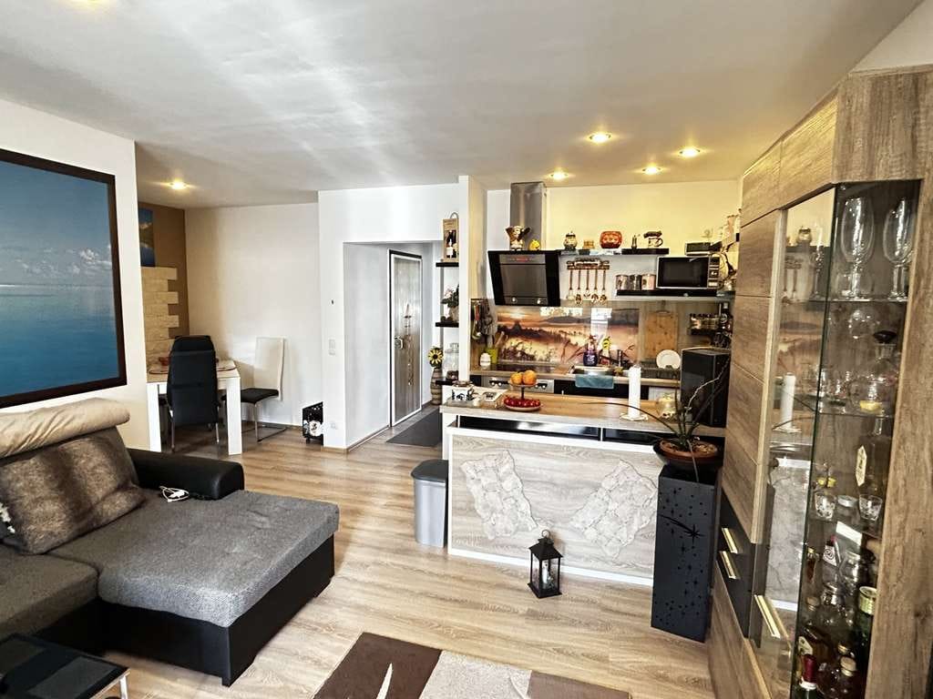 Immobilie in Mülsen - Modernisierte 3-Raum-Wohnung im 1. OG, Balkon u. Stellplatz - Bild 3