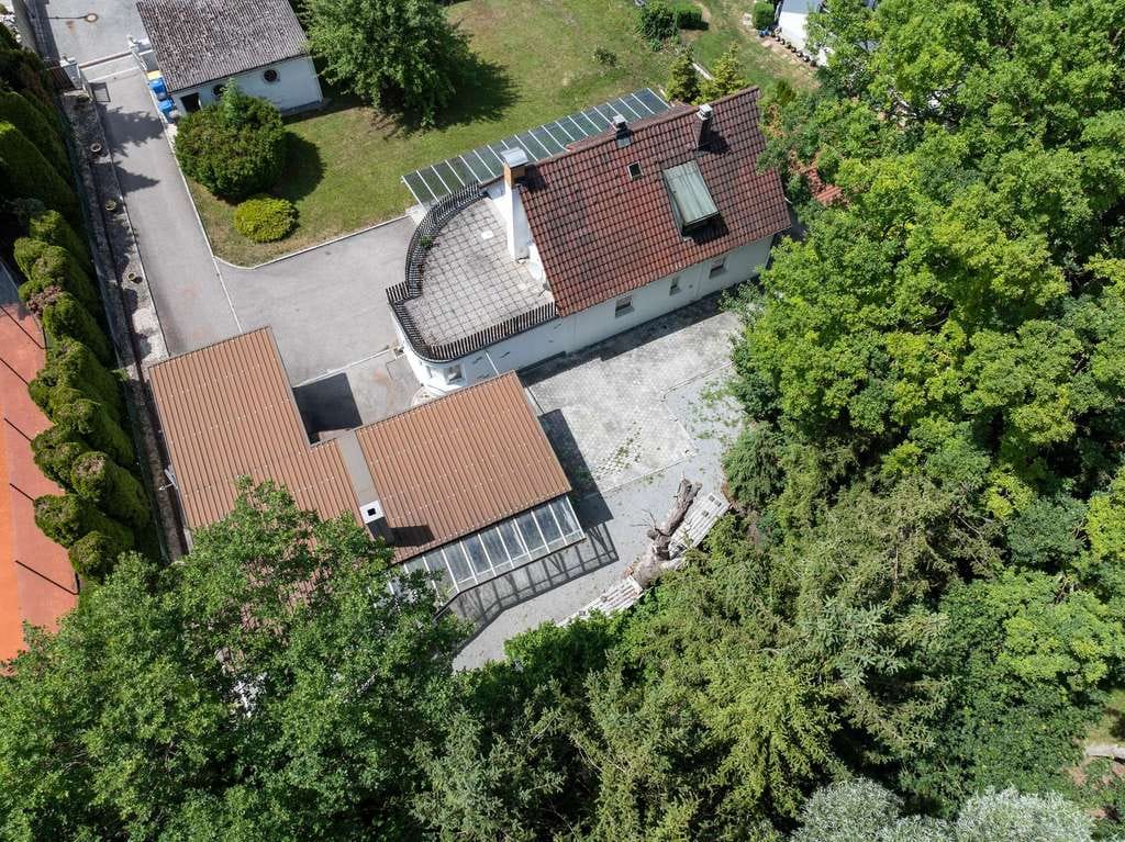 Immobilie in Dingolfing - *** Freistehendes Einfamilienhaus inkl. zweiter Wohneinheit in begehrter Lage von Dingolfing *** - Bild 1