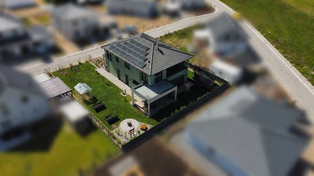 Immobilie in Scheinfeld - Exklusivität trifft Familienfreundlichkeit - Wohntraum auf 215 m2 in Scheinfeld - Provisionsfrei! - Bild 2