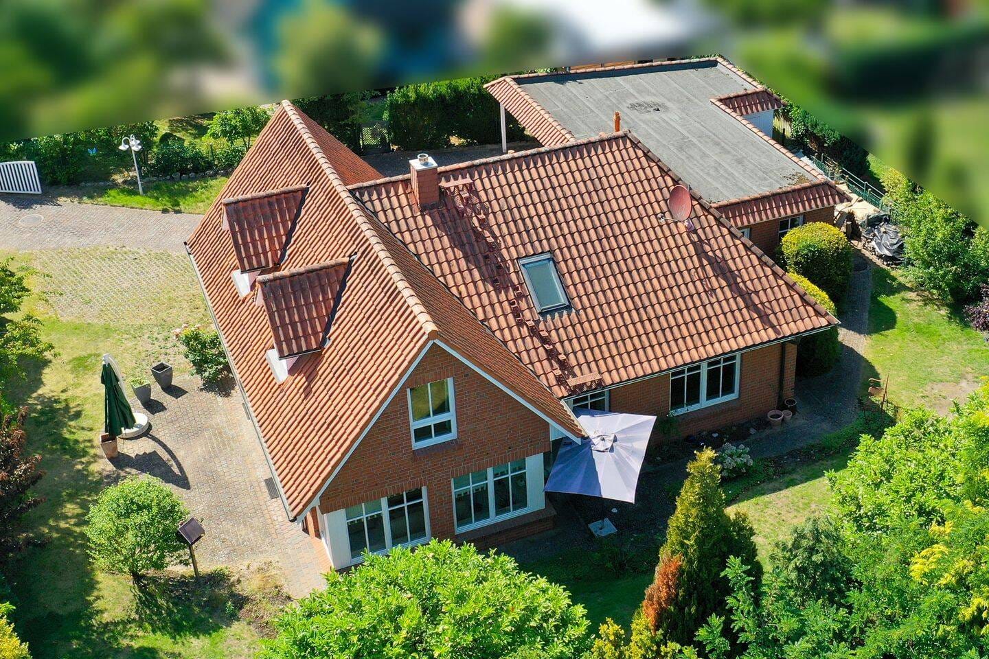Immobilie in Rullstorf - Licht und Raum: Repräsentatives Einfamilienhaus in ruhigem Wohngebiet - Bild 3