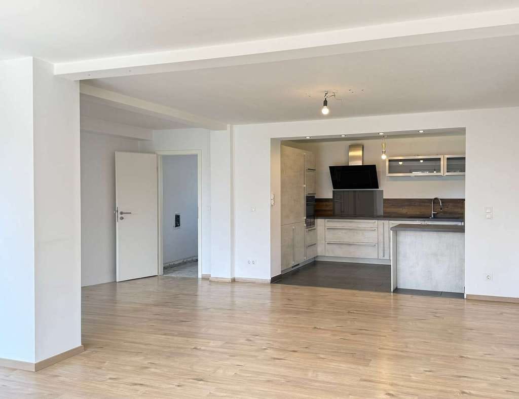 Immobilie in Buttenwiesen - Sonne genießen, Ruhe spüren – Ihr Zuhause mit Garten ringsum - plus Einliegerwohnung - Bild 2