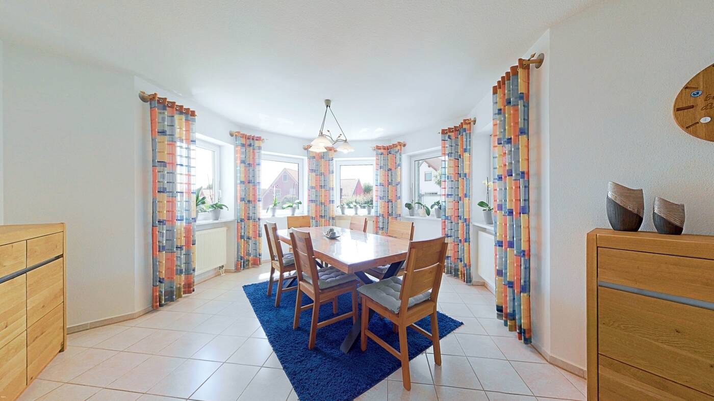 Immobilie in Lauterhofen - Sehr gepflegtes Einfamilienhaus mit großzügigem Platzangebot in Lauterhofen - Bild 3